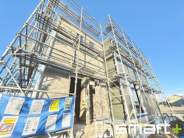 〜カースペース2台以上確保〜 ・各棟カースペースが2台以上ございますので、車通勤の方にもお勧めのプランとなっております。 ・余裕の敷地で余裕のある新生活をお過ごしいただけます。 