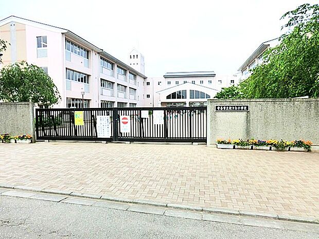 松ケ丘小学校（1170m）