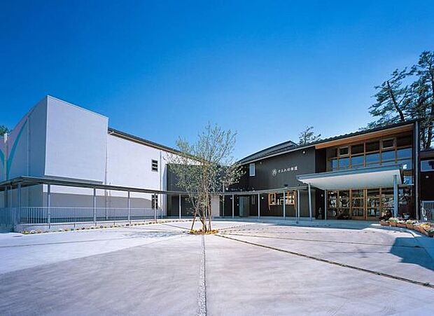 すみれ幼稚園（180m）