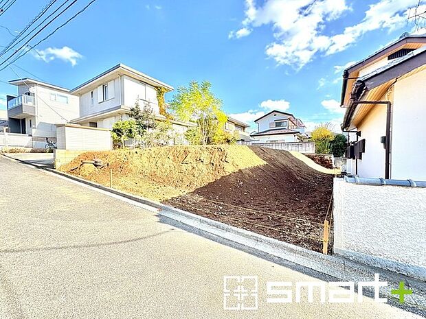 〜子育てしやすい住環境〜 ・小中学校、幼稚園など教育機関が徒圏内に揃っており、子育て世代にも安心の住環境です。 ・商業施設も充実しています。毎日のお買い物も安心ですね。