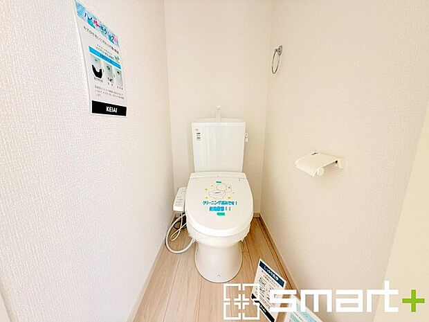 ～やはり便利なタンク式トイレ～ ・最近はタンクレストイレもございますが、タンク式の場合は停電時もお水を流すことが可能。 ・故障時なども比較的費用が安くなるなど、メリットが多くなります。 