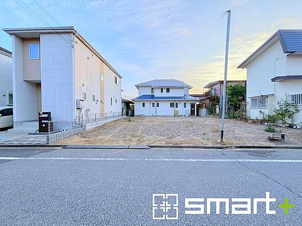 〜完成物件もご案内可能〜 ・ご案内時には実際の立地に加え、同メーカー・同仕様の完成物件もご案内可能です。 ・ぜひ現地と建物をご覧いただき、具体的にイメージしてみてくださいませ。