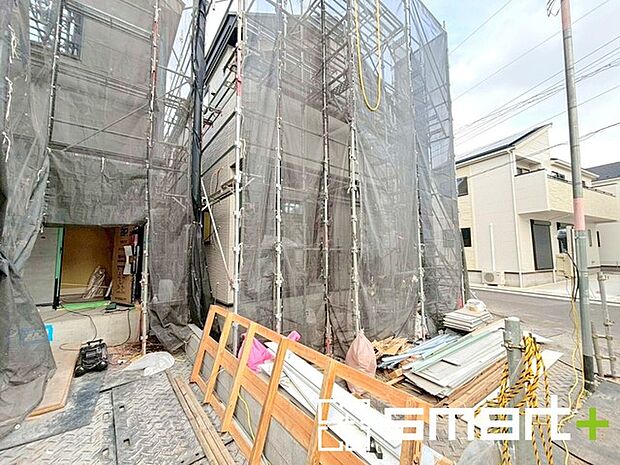 〜ご家族を守る「耐震等級3」〜 ・住宅性能評価において「耐震等級3」を取得。地震に強い家であることが証明されております。 ・倒壊の恐れが低くなりますので、地震保険が半額になるメリットも。