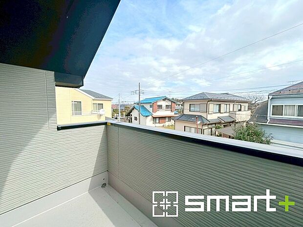 ~奥行きのあるバルコニーを採用~ ・お客様から意外にご要望が多い「バルコニーの奥行き」。 ・奥行きのあるバルコニーを採用しておりますので、洗濯物も干しやすい造りです。