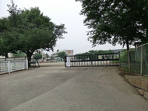 水海道小学校（350m）