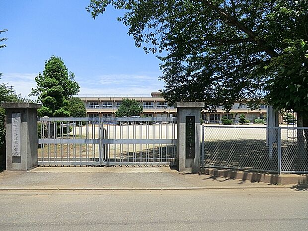 上大津東小学校（590m）