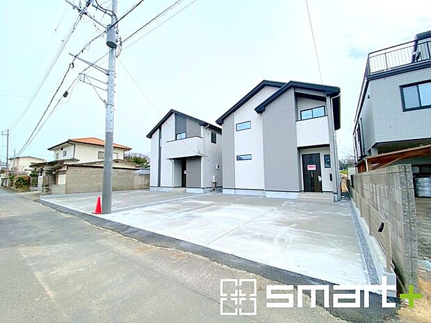 ~閑静な住宅街の立地~ ・周辺は閑静な住宅街となっておりますので、静かな暮らしをご実現いただけます。 ・前面道路の交通量も多くないので、小さなお子様がいるご家庭でもご安心ですね。