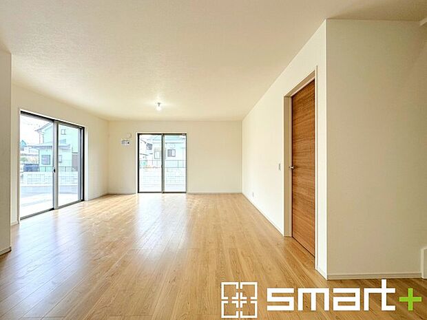 〜スタディカウンターをご用意〜 ・テレワークスペースとして、お子様の勉強スペースとして、家事スペースとして、など様々な使い方のできるスタディカウンターをご用意。 