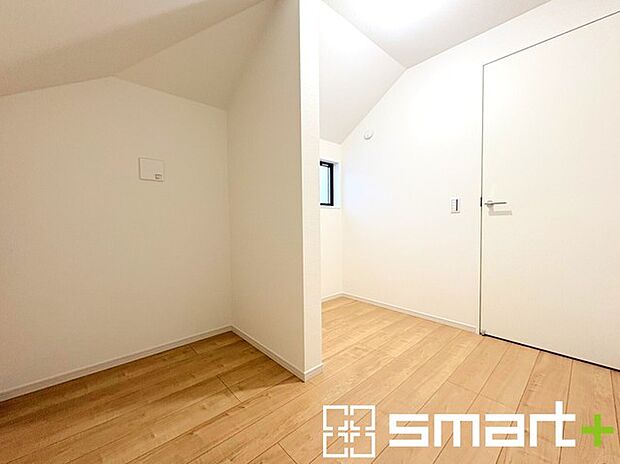 〜あると便利な納戸〜 ・お仕事はもちろん、テレワークルームとしても使える納戸のある間取りプラン。 ・追加の収納としてもご利用可能です。