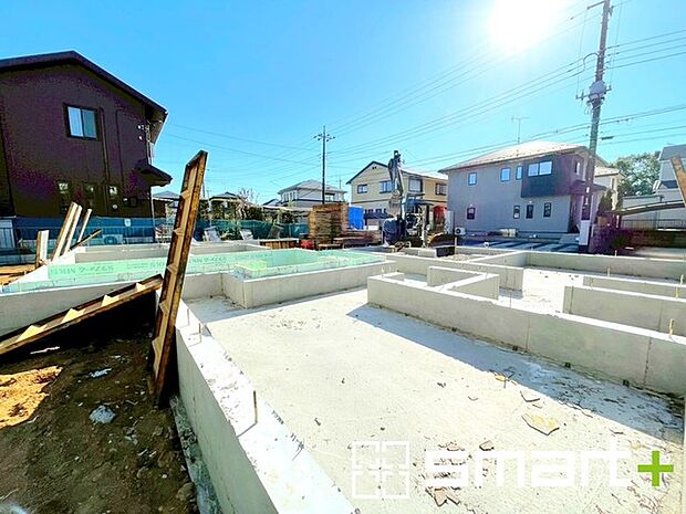 〜今人気の「平屋」プラン〜 ・バリアフリー性に優れ、ワンフロアで完結出来る事から人気が高まっている「平屋」プラン。 ・建物が低いため強風の影響を受けにくく、耐風圧性も高くなります。