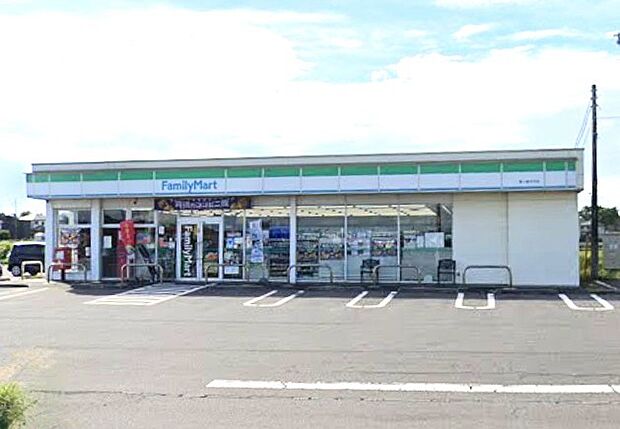 ファミリーマート龍ケ崎平台店(800m)