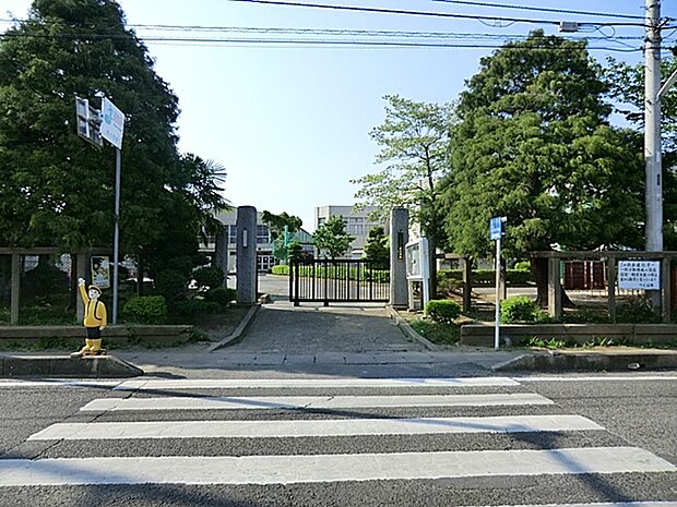 栄小学校（850m）