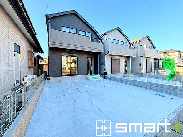 〜カースペース2台分〜 ・セカンドカーや来客時にも困らないカースペース2台分。物置や駐輪スペースなどにも利用できますね。 ・カーポートなどのオプションもお気軽にご相談くださいませ。 