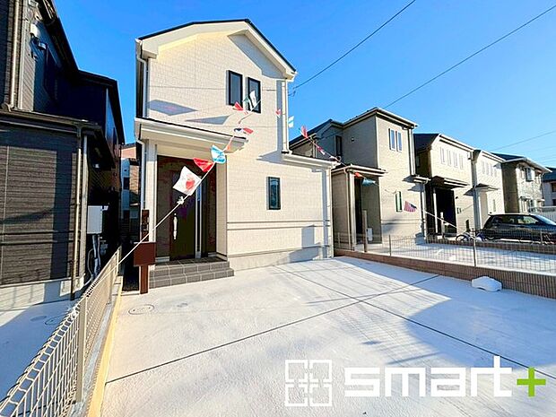 〜駐車場は2台分ご用意〜 ・駐車場は2台分ございますので、車通勤の方や複数台お持ちの方にもお勧めのお住まいです。 ・カーポートなどのオプションもお気軽にご相談くださいませ。