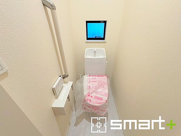 〜やはり便利なタンク式トイレ〜 ・最近はタンクレストイレもございますが、タンク式の場合は停電時もお水を流すことが可能。 ・故障時なども比較的費用が安くなるなど、メリットが多くなります。