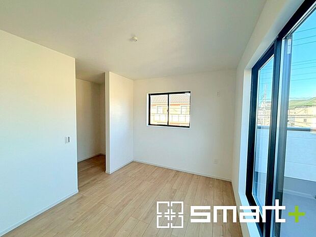 〜ウォークインクローゼットのあるお部屋〜 ・人気のウォークインクローゼットをご用意。季節物や趣味の道具などもスッキリと収納が可能です。 ・最近流行りの収納術などもぜひご活用くださいませ。 