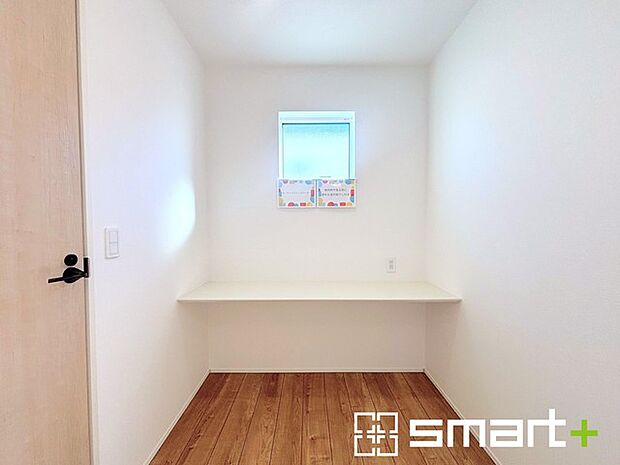 〜ユーティリティをご用意〜 ・テレワークスペースとして、お子様の勉強スペースとして、家事スペースとして、など様々な使い方のできるスタディカウンターをご用意。