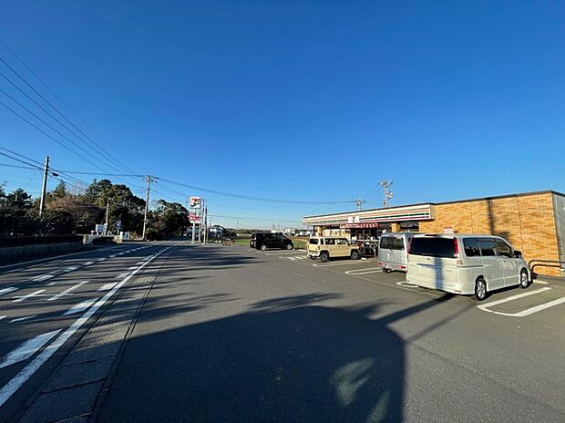 セブンイレブンつくば小茎店（1200m）