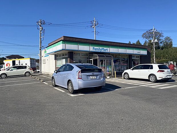 ファミリーマート 坂東沓掛店(560m)