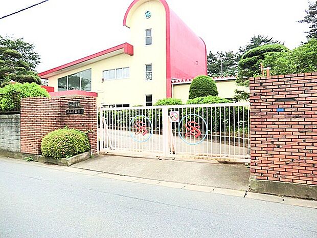 すみれ幼稚園(650m)