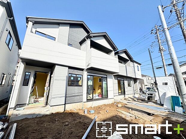 〜閑静な住宅街の立地〜 ・周辺は閑静な住宅街となっておりますので、静かな暮らしをご実現いただけます。 ・前面道路の交通量も多くないので、小さなお子様がいるご家庭でもご安心ですね。 