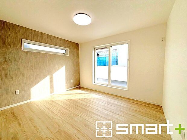 〜自然な風合いの洋室〜 ・ナチュラルな色彩で纏められた洋室は家具のコーディネートもしやすくなっております。 ・どんな家具にするか考えるだけでも楽しくなってきますね。 