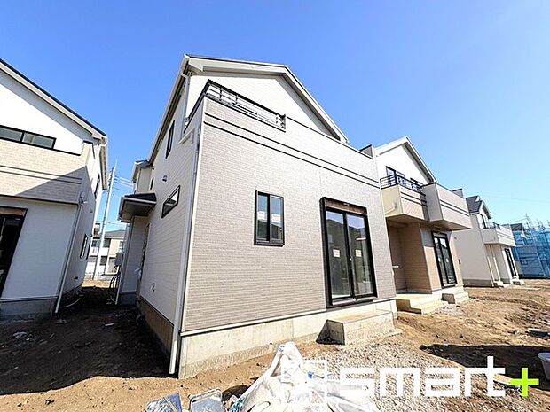 ~ご家族を守る「耐震等級3」~ ・住宅性能評価において「耐震等級3」を取得。地震に強い家であることが証明されております。 ・倒壊の恐れが低くなりますので、地震保険が半額になるメリットも。