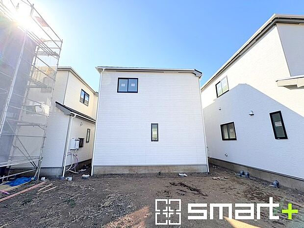 ~風にも強い強靭な建物~ ・住宅性能評価において「耐風等級2」を取得。 ・大型の台風など暴風にも耐える、強靭な建物となっております。