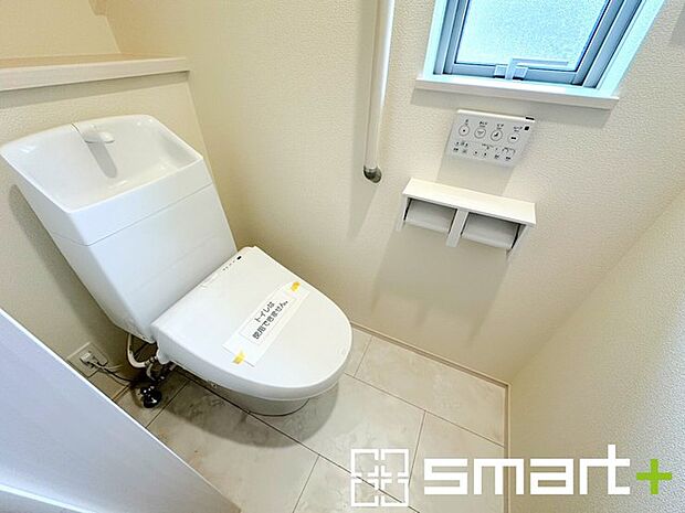 〜やはり便利なタンク式トイレ〜 ・最近はタンクレストイレもございますが、タンク式の場合は停電時もお水を流すことが可能。 ・故障時なども比較的費用が安くなるなど、メリットが多くなります。