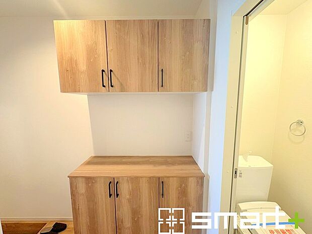 〜十分な容量のシューズボックス〜 ・備え付けのシューズボックスは充分な容量を確保。 ・より大型のものへのご変更などご希望の方もお気軽にご相談くださいませ。 