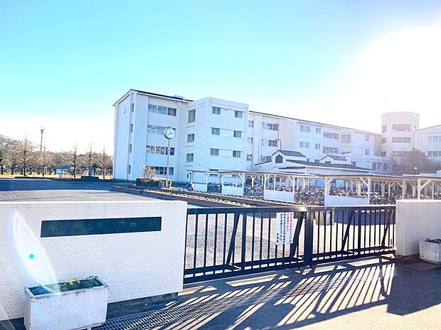 牛久南中学校(2300m)