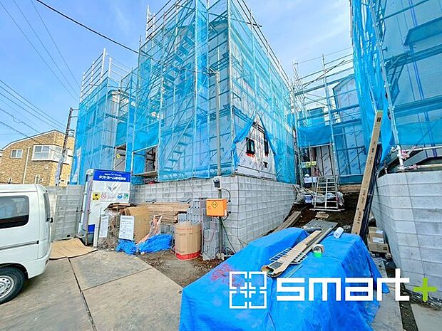 〜閑静な住宅街の立地〜 ・周辺は閑静な住宅街となっておりますので、静かな暮らしをご実現いただけます。 ・前面道路の交通量も多くないので、小さなお子様がいるご家庭でもご安心ですね。