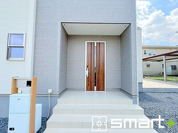 玄関を拡大表示