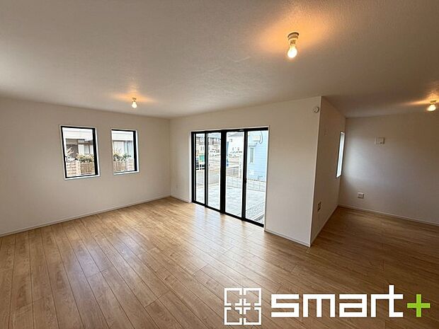 〜家具の配置がしやすい間取〜 ・ＬＤＫはリビングとダイニングの境目が分かりやすくなっており、家具の配置がしやすい造り。 ・どんなインテリアにするか考えるだけでも楽しくなりますね。 