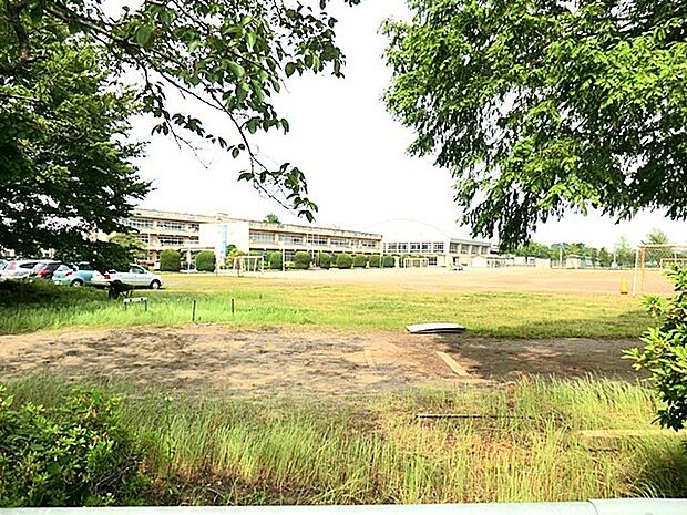 水海道西中学校(2470m)