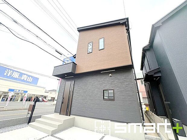 ~閑静な住宅街の立地~ ・周辺は閑静な住宅街となっておりますので、静かな暮らしをご実現いただけます。 ・前面道路の交通量も多くないので、小さなお子様がいるご家庭でもご安心ですね。