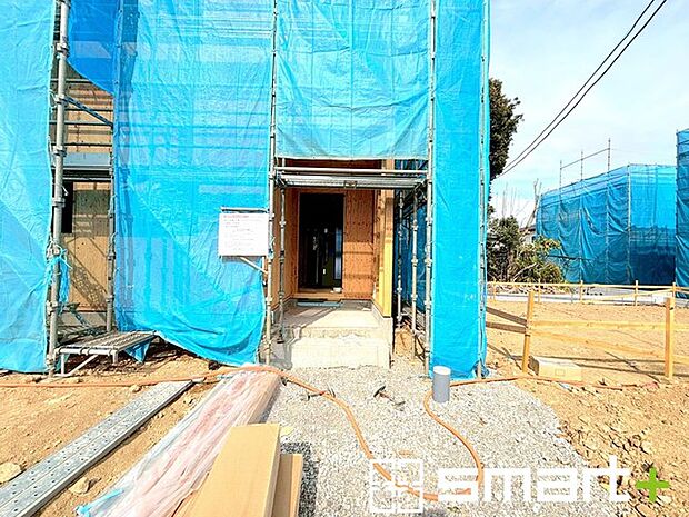 ～ご家族を守る「耐震等級3」～ ・住宅性能評価において「耐震等級3」を取得。地震に強い家であることが証明されております。 ・倒壊の恐れが低くなりますので、地震保険が半額になるメリットも。 