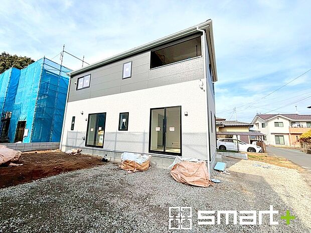 ~ご家族を守る「耐震等級3」~ ・住宅性能評価において「耐震等級3」を取得。地震に強い家であることが証明されております。 ・倒壊の恐れが低くなりますので、地震保険が半額になるメリットも。