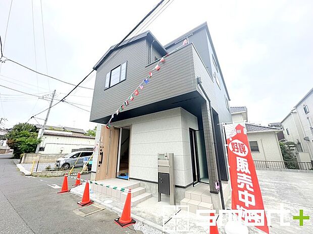 ~ご家族を守る「耐震等級3」~ ・住宅性能評価において「耐震等級3」を取得。地震に強い家であることが証明されております。 ・倒壊の恐れが低くなりますので、地震保険が半額になるメリットも。