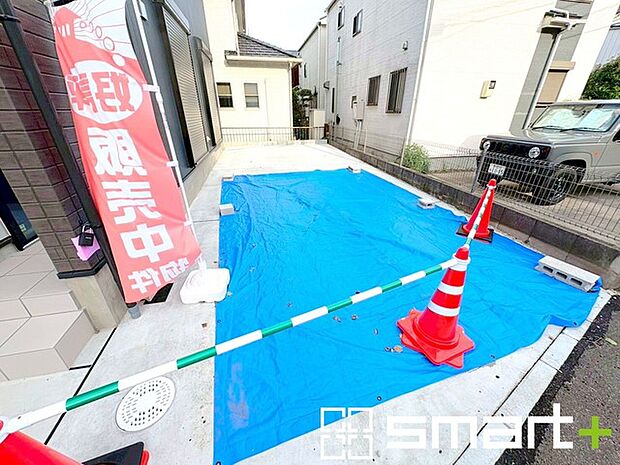 ~駐車場は2台分ご用意~ ・駐車場は2台分ございますので、車通勤の方や複数台お持ちの方にもお勧めのお住まいです。 ・カーポートなどのオプションもお気軽にご相談くださいませ。