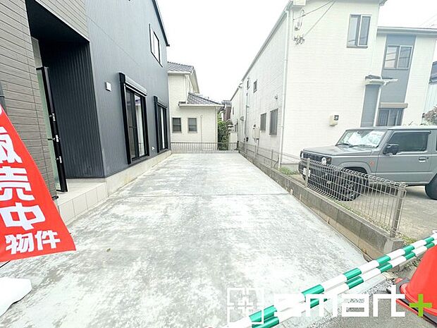 ~駐車場は2台分ご用意~ ・駐車場は2台分ございますので、車通勤の方や複数台お持ちの方にもお勧めのお住まいです。 ・カーポートなどのオプションもお気軽にご相談くださいませ。