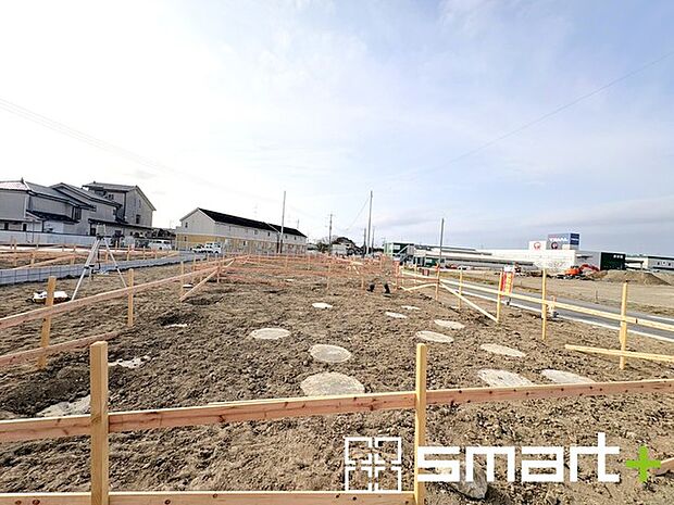 ～ご家族を守る「耐震等級3」～ ・住宅性能評価において「耐震等級3」を取得。地震に強い家であることが証明されております。 ・倒壊の恐れが低くなりますので、地震保険が半額になるメリットも。 