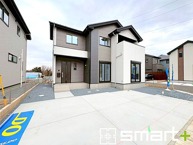 ~駐車場ももちろんございます~ ・駐車場もありますので、お車をご利用される方にもお勧めのお住まいです。 ・カーポートなどのオプションもお気軽にご相談くださいませ。