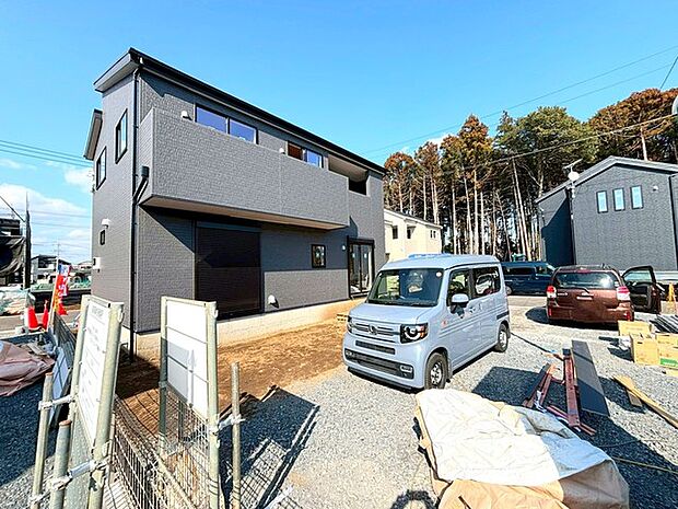 ~ご家族を守る「耐震等級3」~ ・住宅性能評価において「耐震等級3」を取得。地震に強い家であることが証明されております。 ・倒壊の恐れが低くなりますので、地震保険が半額になるメリットも。