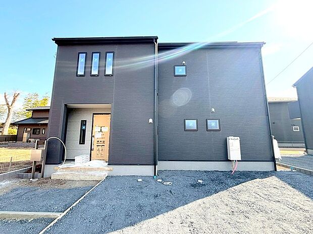 ~完成物件もご案内可能~ ・ご案内時には実際の立地に加え、同メーカー・同仕様の完成物件もご案内可能です。 ・ぜひ現地と建物をご覧いただき、具体的にイメージしてみてくださいませ。