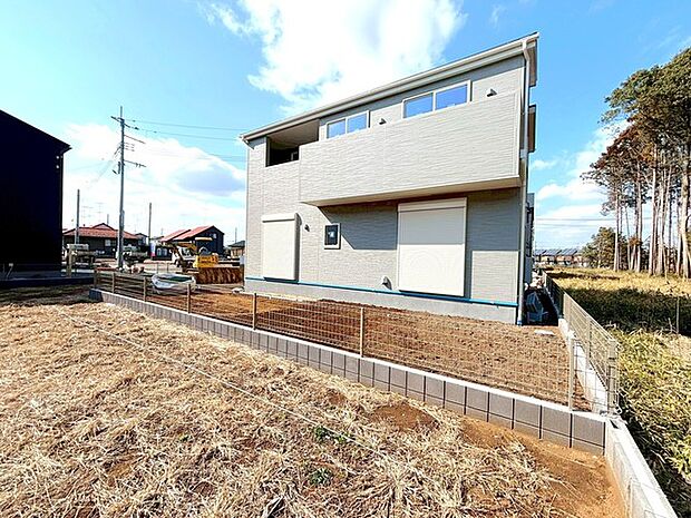 ~完成物件もご案内可能~ ・ご案内時には実際の立地に加え、同メーカー・同仕様の完成物件もご案内可能です。 ・ぜひ現地と建物をご覧いただき、具体的にイメージしてみてくださいませ。