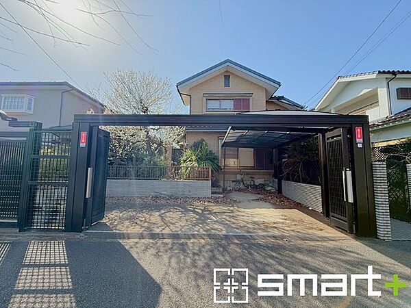 ～駐車場は2台分ご用意～ ・駐車場は2台分ございますので、車通勤の方や複数台お持ちの方にもお勧めのお住まいです。 ・カーポートなどのオプションもお気軽にご相談くださいませ。