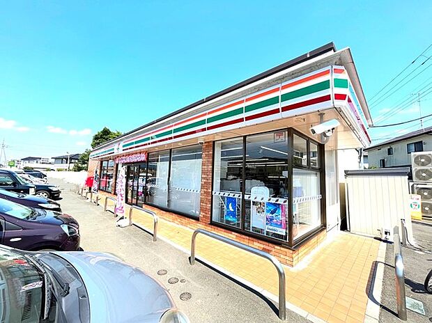 セブンイレブン　竜ケ崎六斗蒔店（220m）