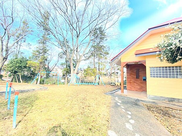 セントラルタウン会館前公園(160m)