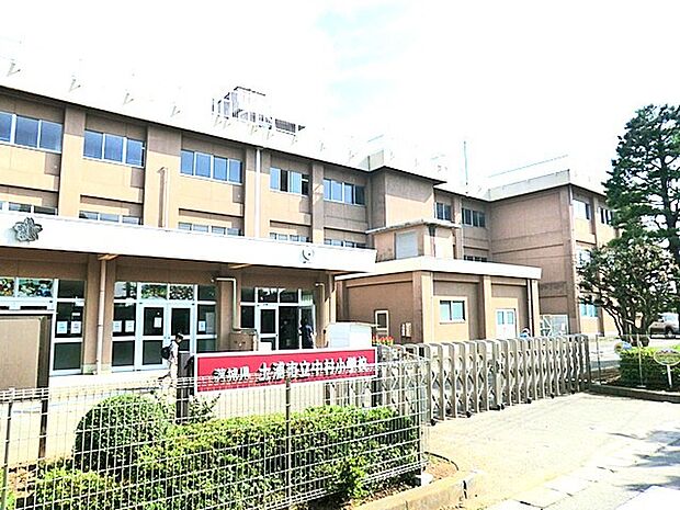 中村小学校（800m）